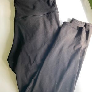 Old Navy Elevate Sculptant 3/4 Leggings